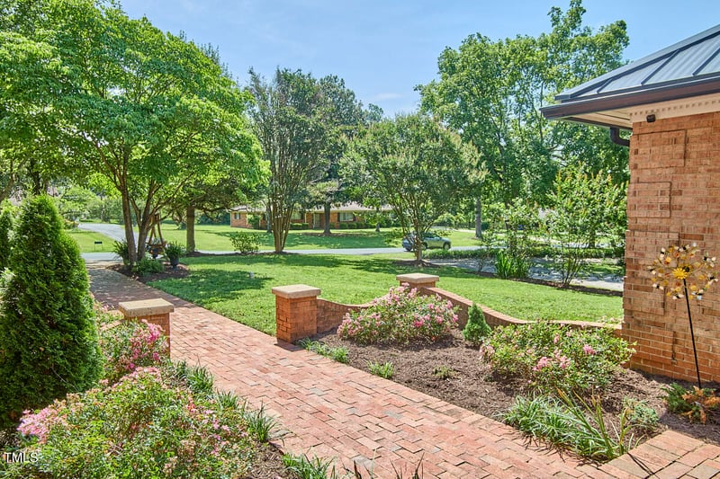 423 Cameron St, Hillsborough, NC 27278