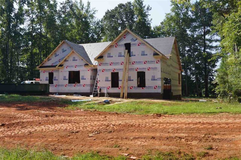 423 Cricket Hearth Rd, Sanford, NC 27330