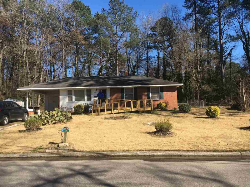 423 Glenbrook Dr, Raleigh, NC 27610