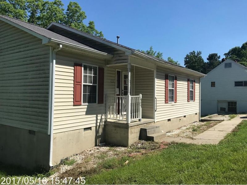 423 N Logan St, Burlington, NC 27217