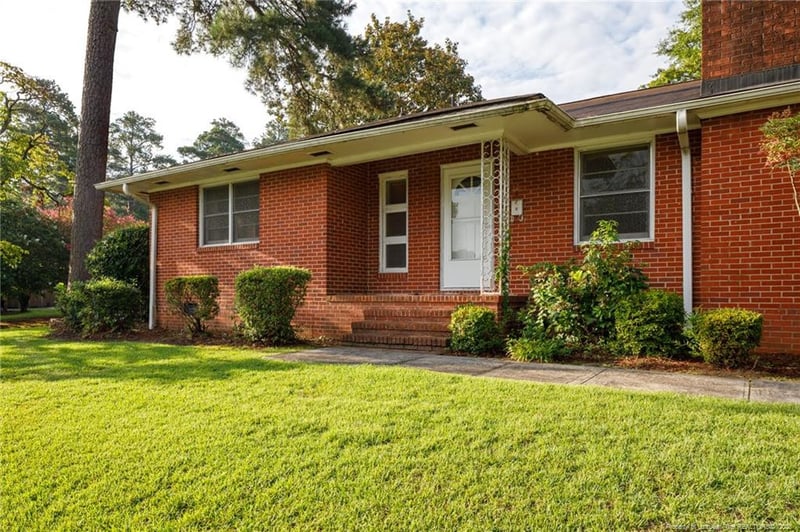 423 Mcphee Dr, Fayetteville, NC 28305