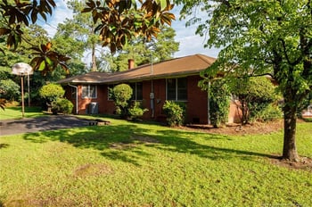 423 Mcphee Dr, Fayetteville, NC 28305