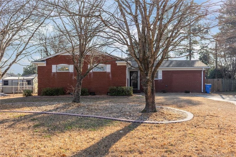 423 Morningside Dr, Fayetteville, NC 28311