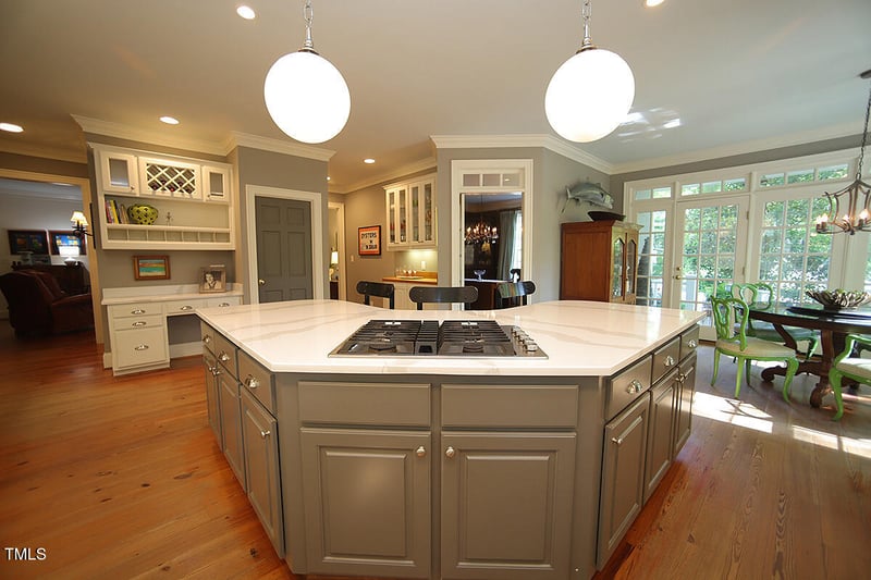 423 Oakland Dr, Raleigh, NC 27609