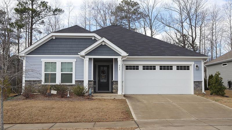423 Summer Ranch Dr, Fuquay Varina, NC 27526