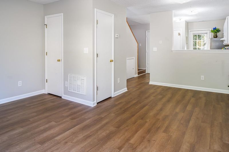 4232 Kaplan Dr, Raleigh, NC 27606
