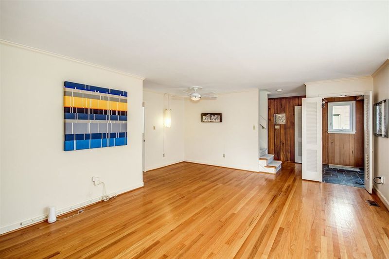 4233 Rowan St, Raleigh, NC 27609