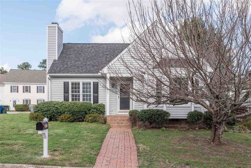 4237 Dinwiddie Ct, Raleigh, NC 27604