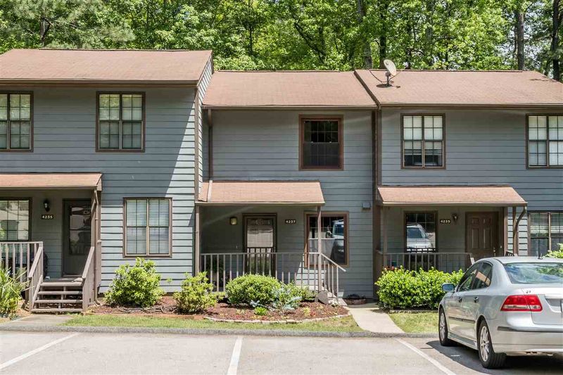 4237 The Oaks Dr #4237, Raleigh, NC 27606