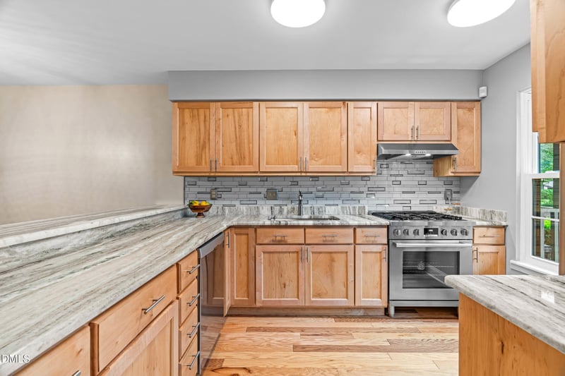 4237 The Oaks Dr, Raleigh, NC 27606