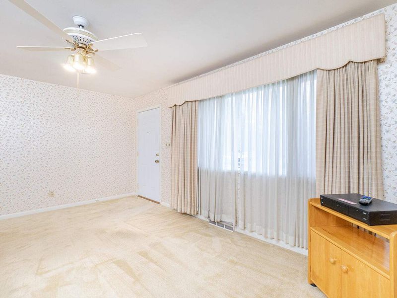 424 Belmont Dr, Durham, NC 27703