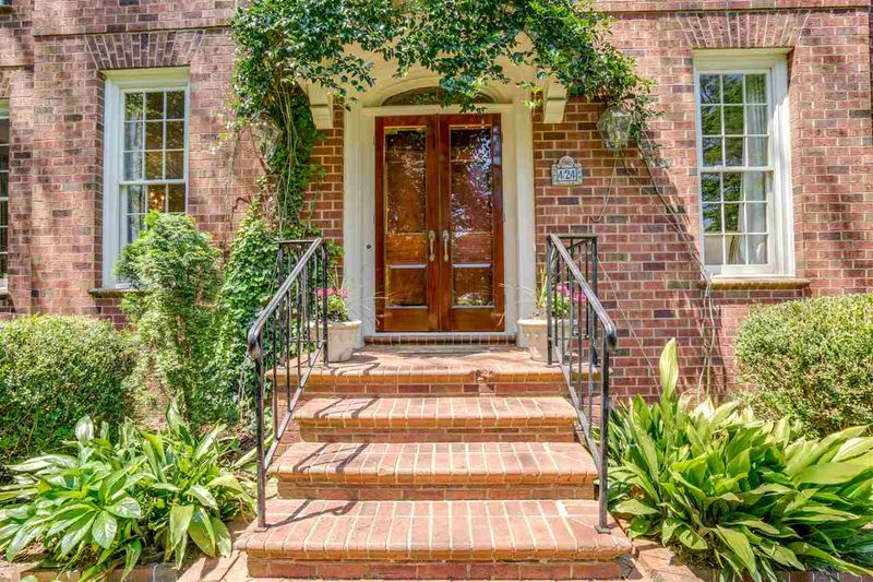 424 Bloomsbury Park Dr, Raleigh, NC 27609
