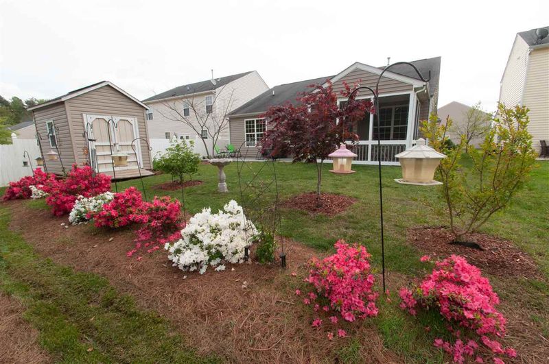 424 Cline Falls Dr, Holly Springs, NC 27540