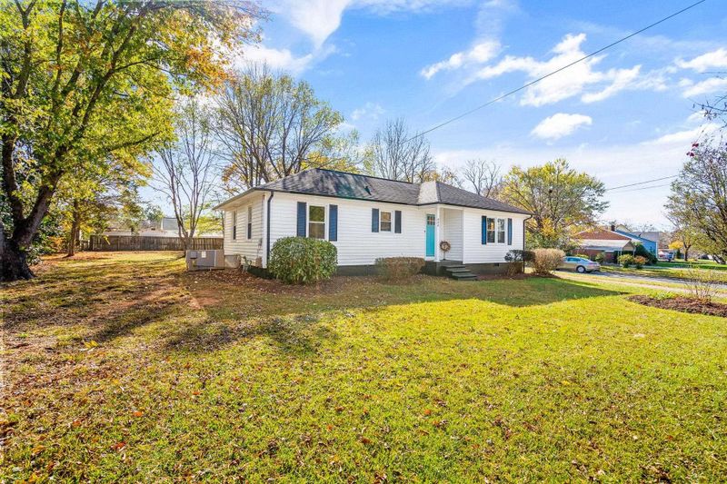 424 Gilbreath St, Graham, NC 27253