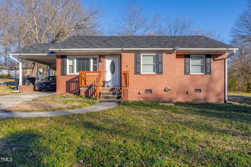 424 Hawthorne Ln, Burlington, NC 27215