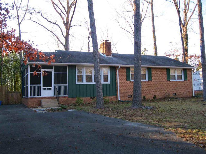 424 Hickory Dr, Chapel Hill, NC 27517