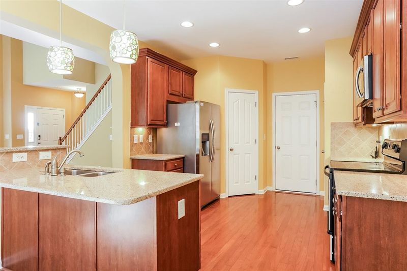 424 Hilltop View St, Cary, NC 27513