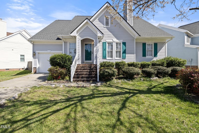 424 Mountain Lake Dr, Raleigh, NC 27610