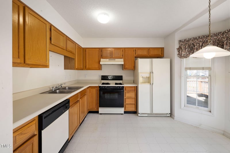 424 Mountain Lake Dr, Raleigh, NC 27610