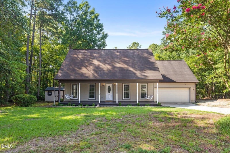 424 Newburgh Dr, Fayetteville, NC 28311