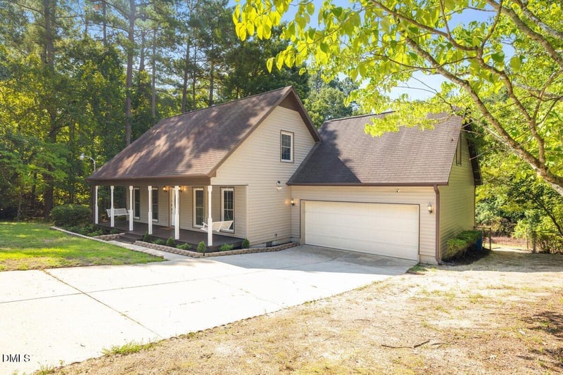 424 Newburgh Dr, Fayetteville, NC 28311
