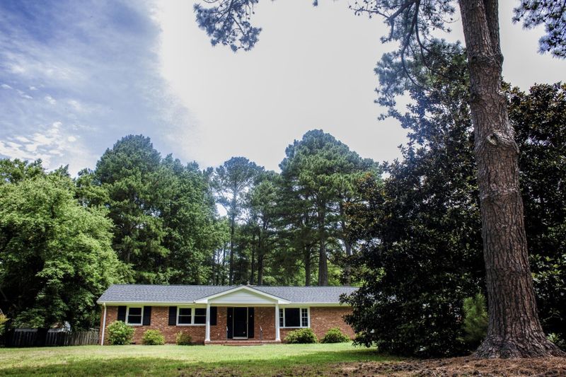 424 Valley Dr, Durham, NC 27704