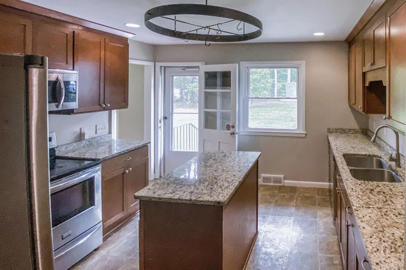 424 Valley Dr, Durham, NC 27704