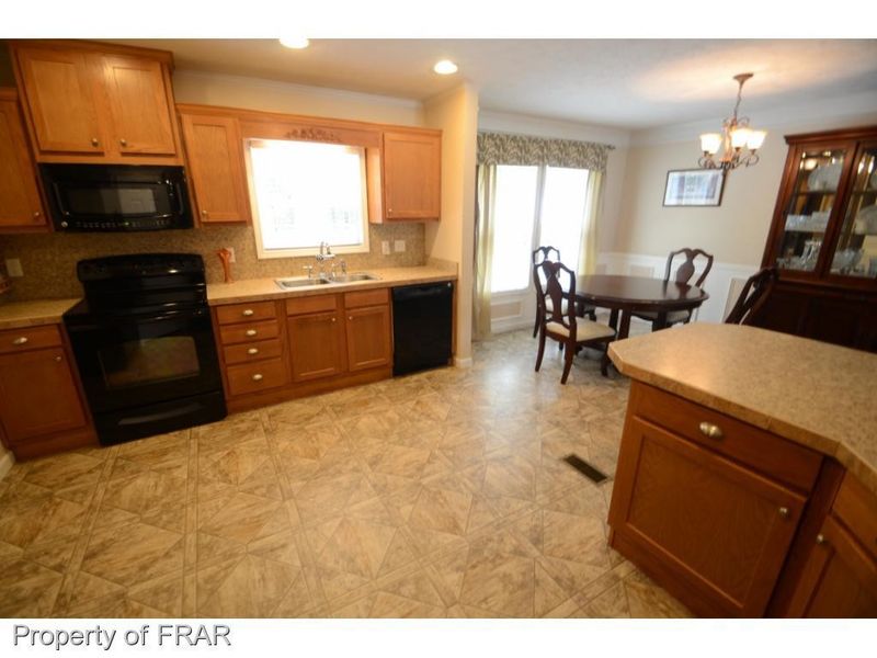 4242 Doc Bennett Rd, Fayetteville, NC 28306