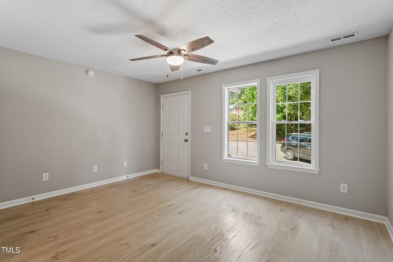 4242 Kaplan Dr, Raleigh, NC 27606