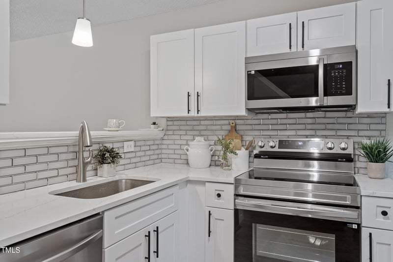 4242 Kaplan Dr, Raleigh, NC 27606