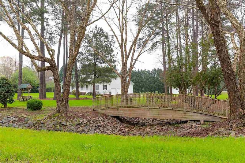 4245 Landsburg Dr, Raleigh, NC 27603
