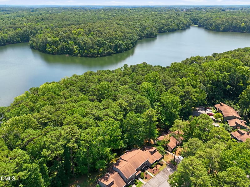 4245 The Oaks Dr, Raleigh, NC 27606