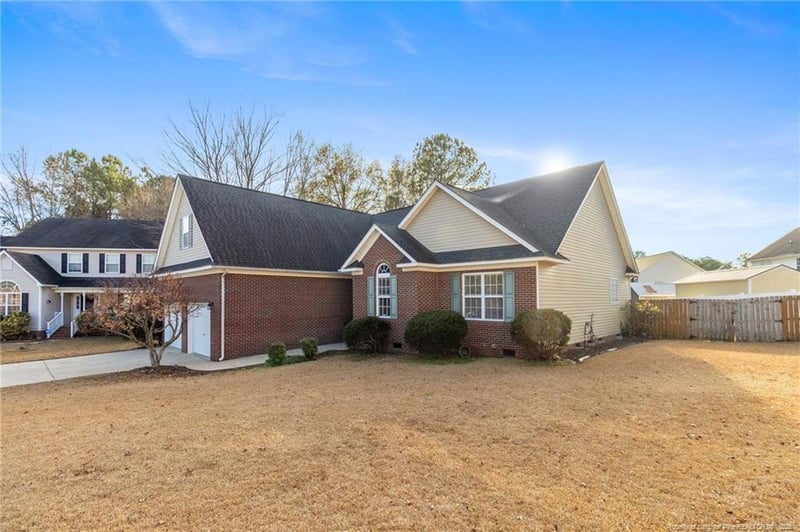 4246 Pete Warner Ct, Hope Mills, NC 28348