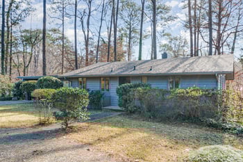 425 Brookside Dr, Chapel Hill, NC 27516