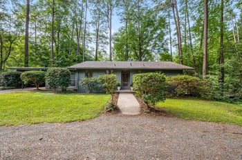 425 Brookside Dr, Chapel Hill, NC 27516