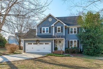 425 Cayman Ave, Holly Springs, NC 27540
