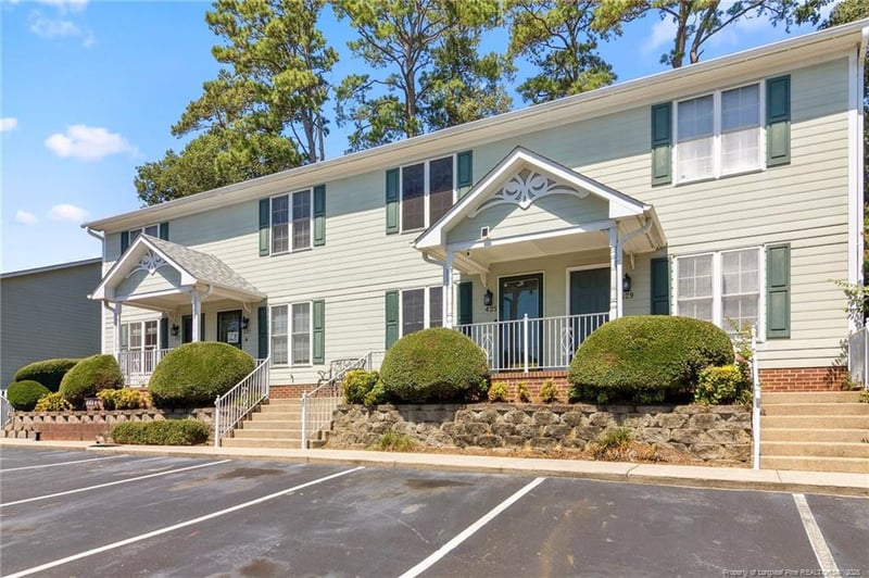 425 Cityview Ln, Fayetteville, NC 28301