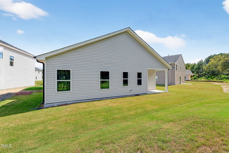 425 Hallingsfield Way, Zebulon, NC 27597
