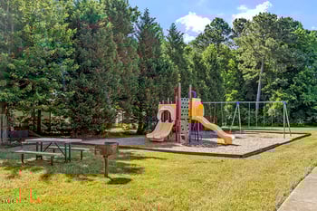 425 Hidden Cellars Dr, Holly Springs, NC 27540