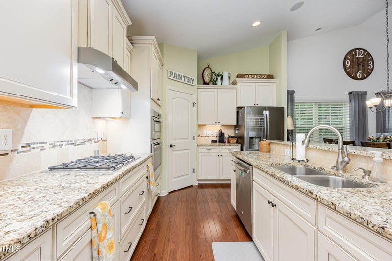 425 Pine Burr St, Fuquay Varina, NC 27526