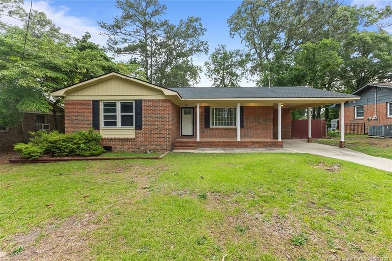 425 Platte Rd, Fayetteville, NC 28303
