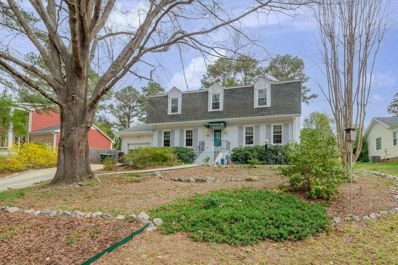 425 Rosehaven Dr, Raleigh, NC 27609