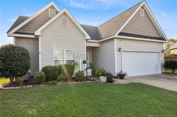 425 Scipio Ct, Hope Mills, NC 28348