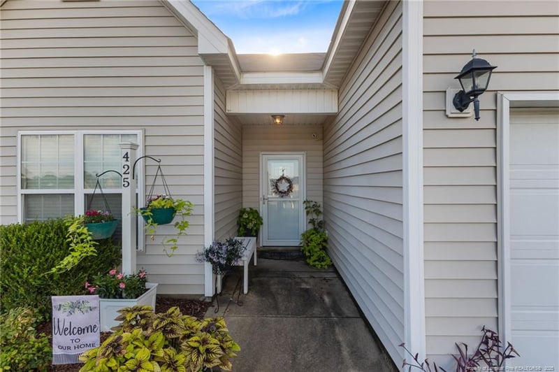 425 Scipio Ct, Hope Mills, NC 28348