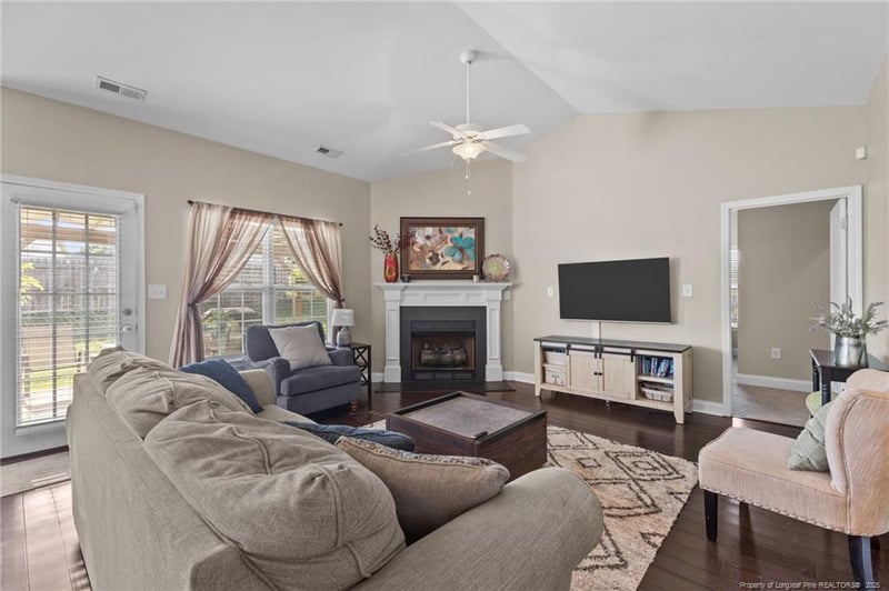 425 Scipio Ct, Hope Mills, NC 28348