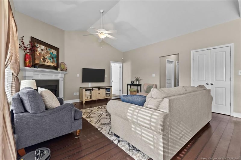 425 Scipio Ct, Hope Mills, NC 28348