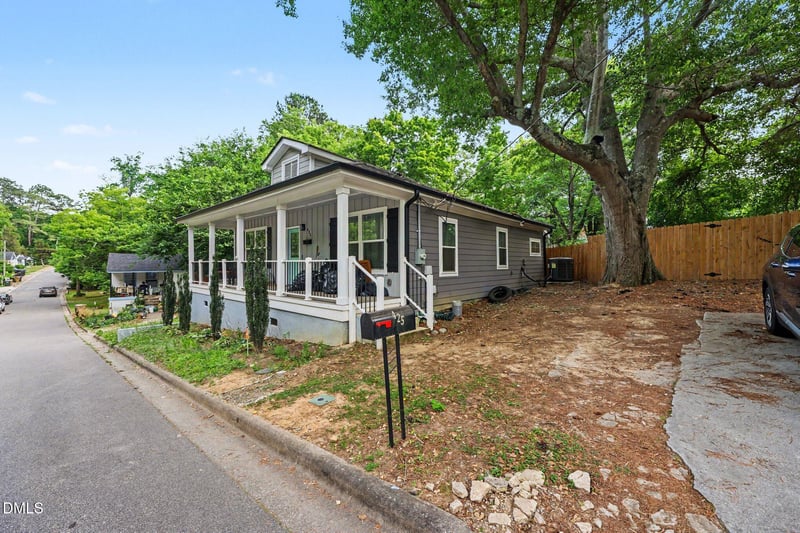 425 Stallings St, Clayton, NC 27520