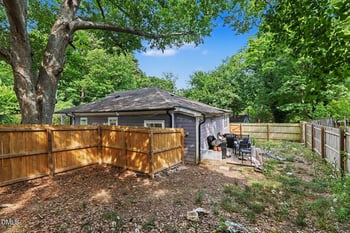 425 Stallings St, Clayton, NC 27520