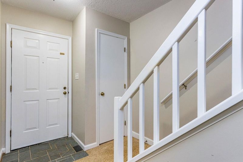 4257 The Oaks Dr #Condominium, Raleigh, NC 27606