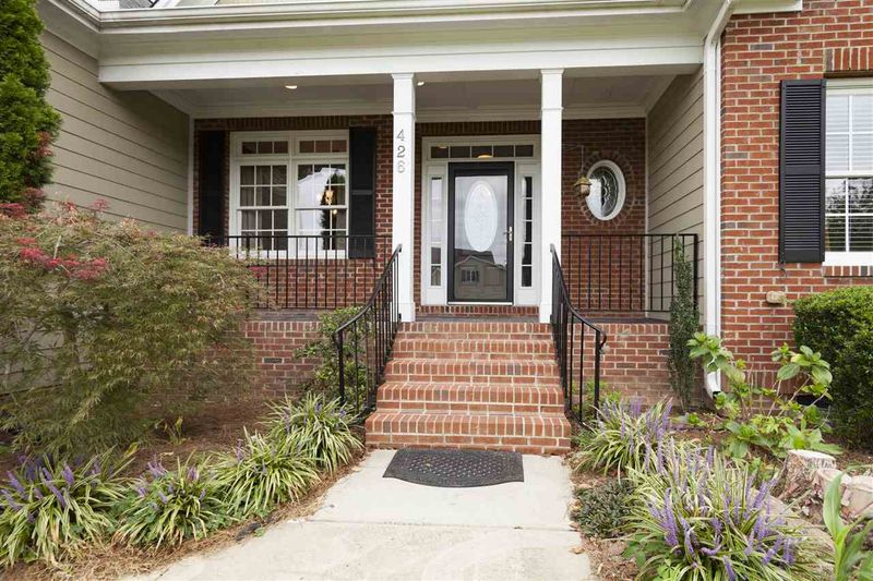 426 Kintyre Dr, Clayton, NC 27520